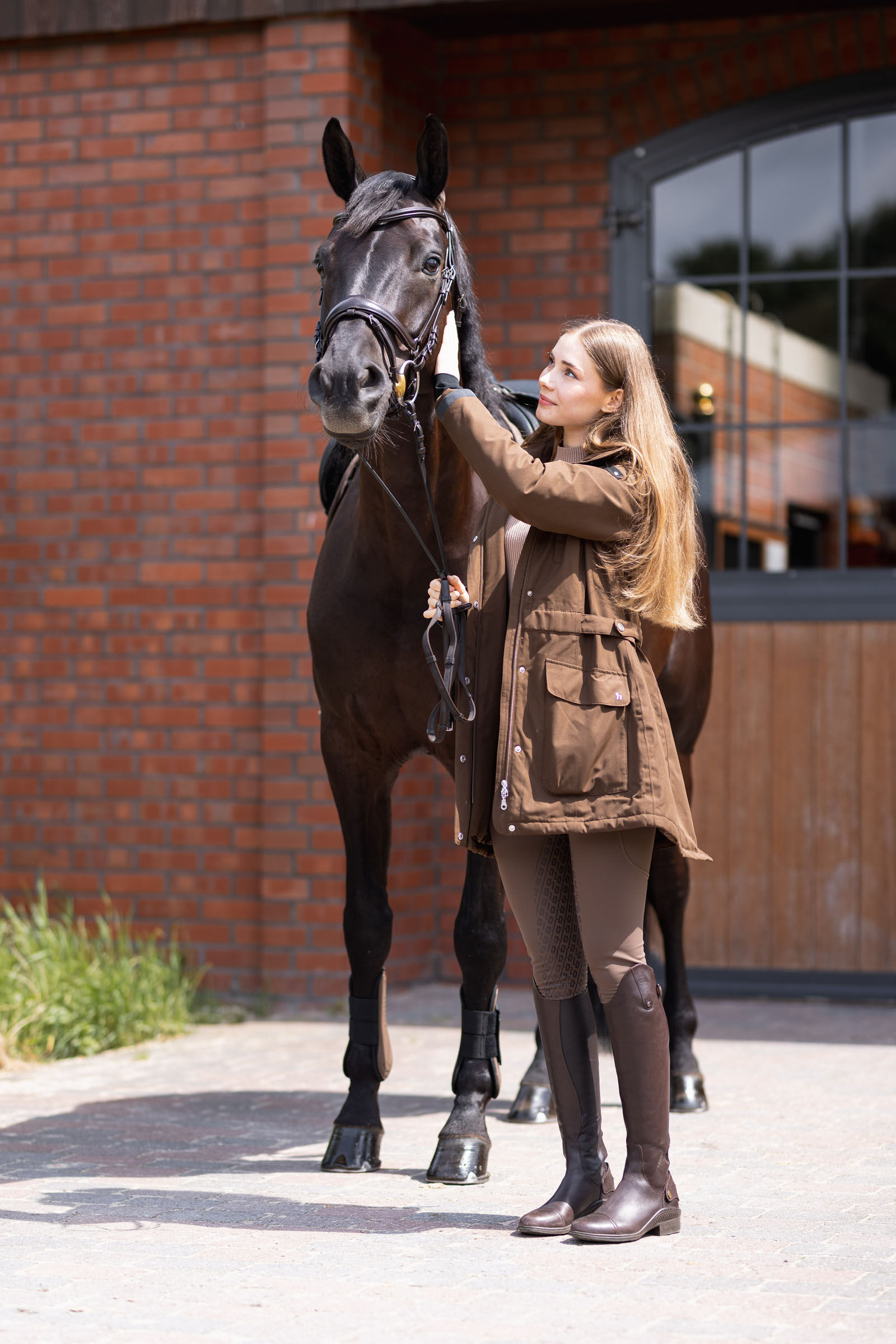 Horze Jadine Heated Winter Riding Jacket horze.ie
