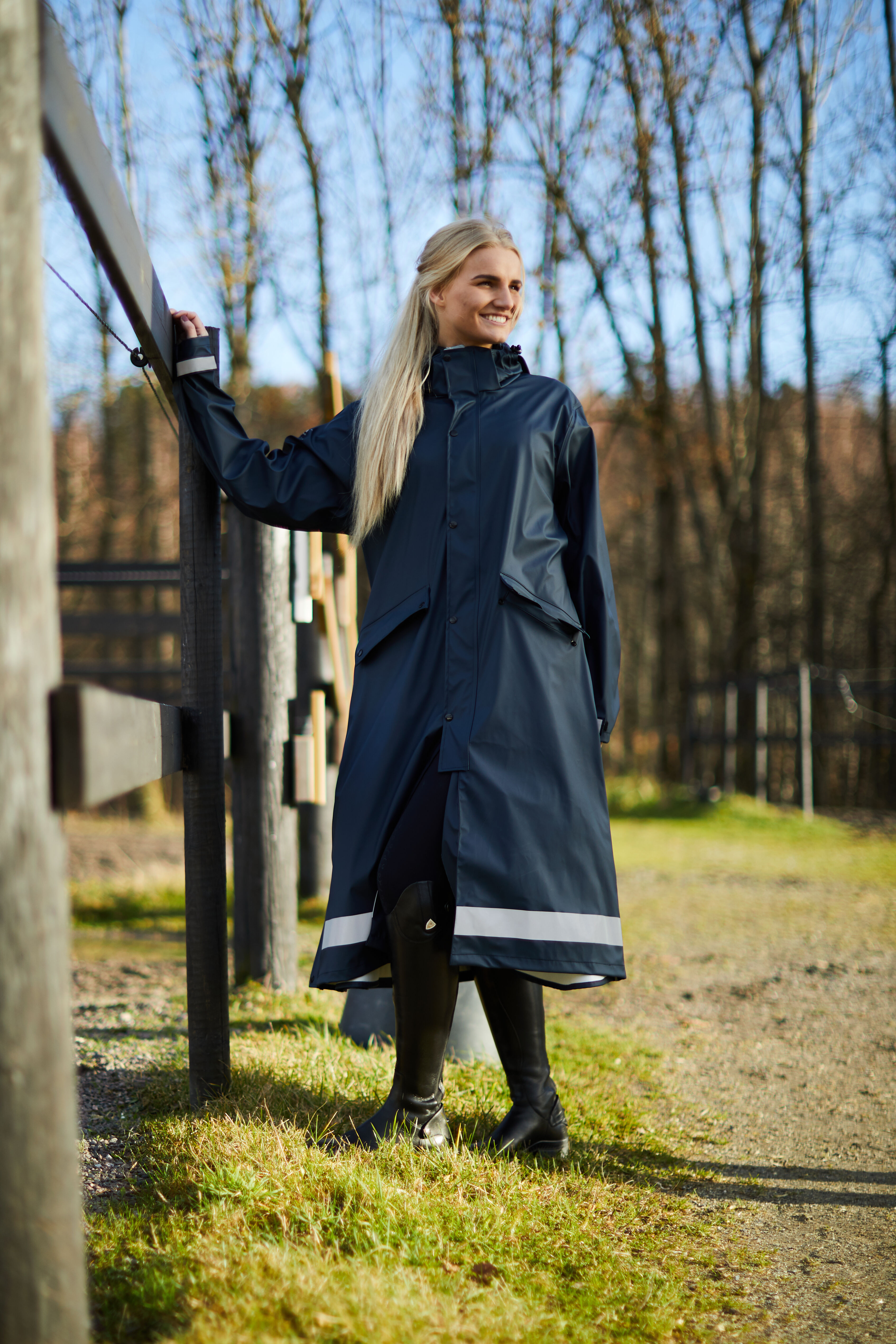 Horze Hazel Women s Long Raincoat with Slits horze.ie